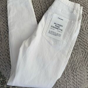 Frame NWT White Ali High-Rise Skinny Jean SMALL STAIN